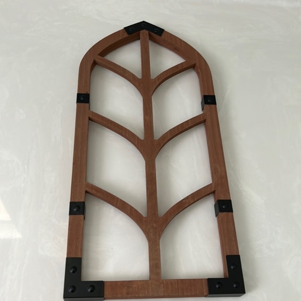 Decocrated wooden arch
